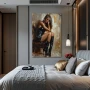Cuadro Eco de Elegancia en formato vertical con colores Dorado, Marrón, Negro; Decorando pared de Habitación dormitorio