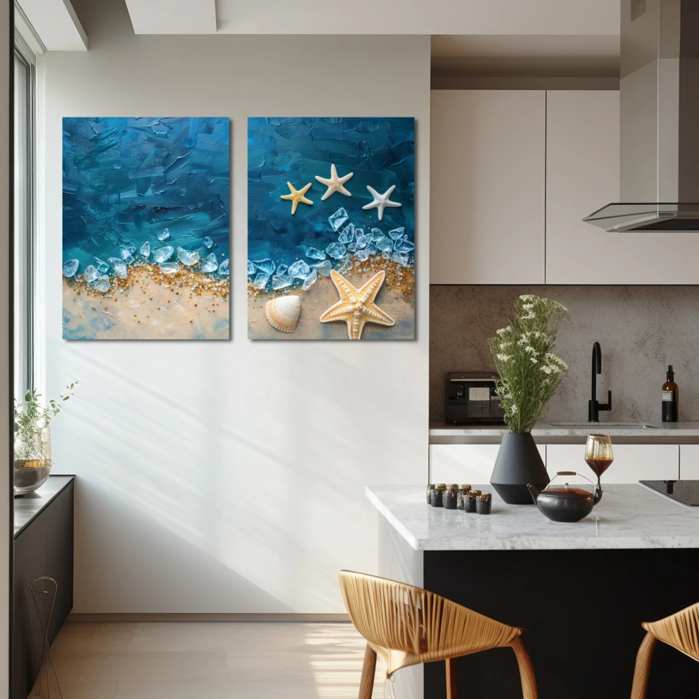 Cuadro cristales de mar en formato díptico con colores azul, beige; decorando pared de cocina